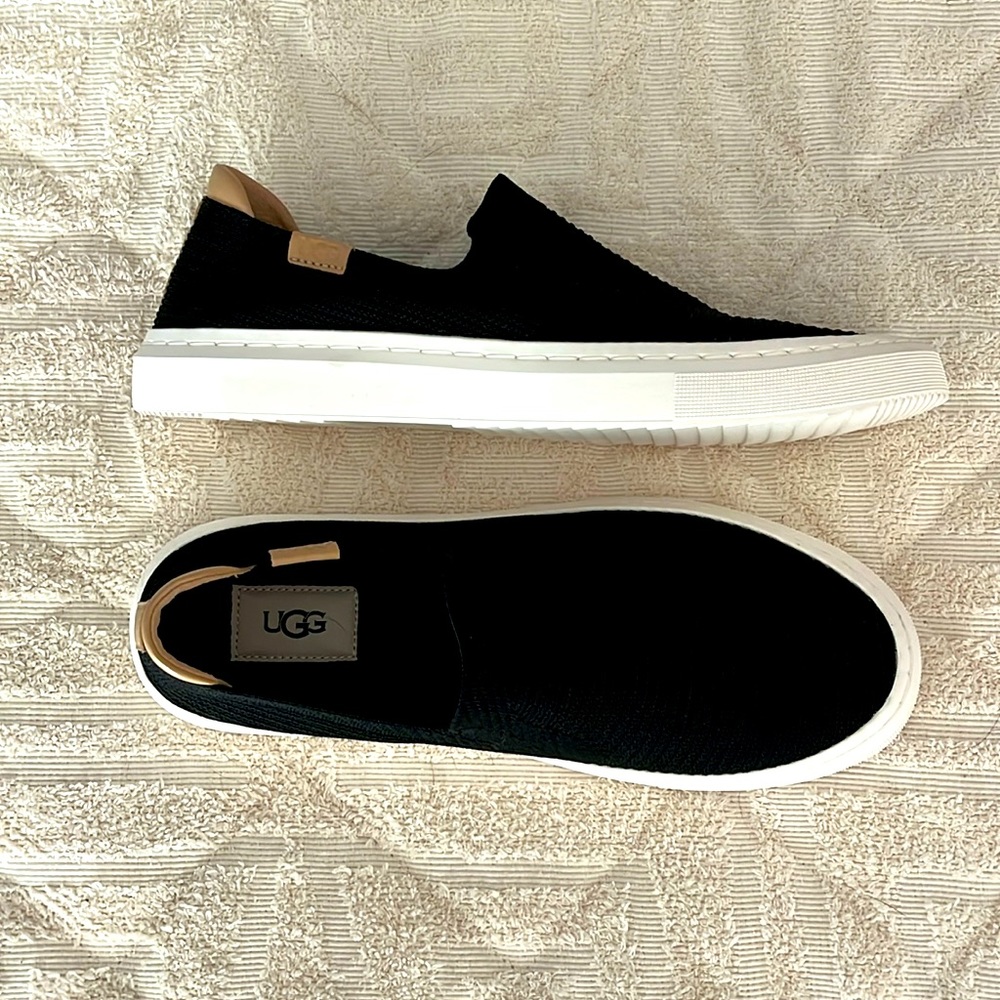 New In Box Ugg Alameda Sammy sz 9.5